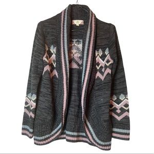 Cozy Geometric Patterned Sweater - Black and Pink